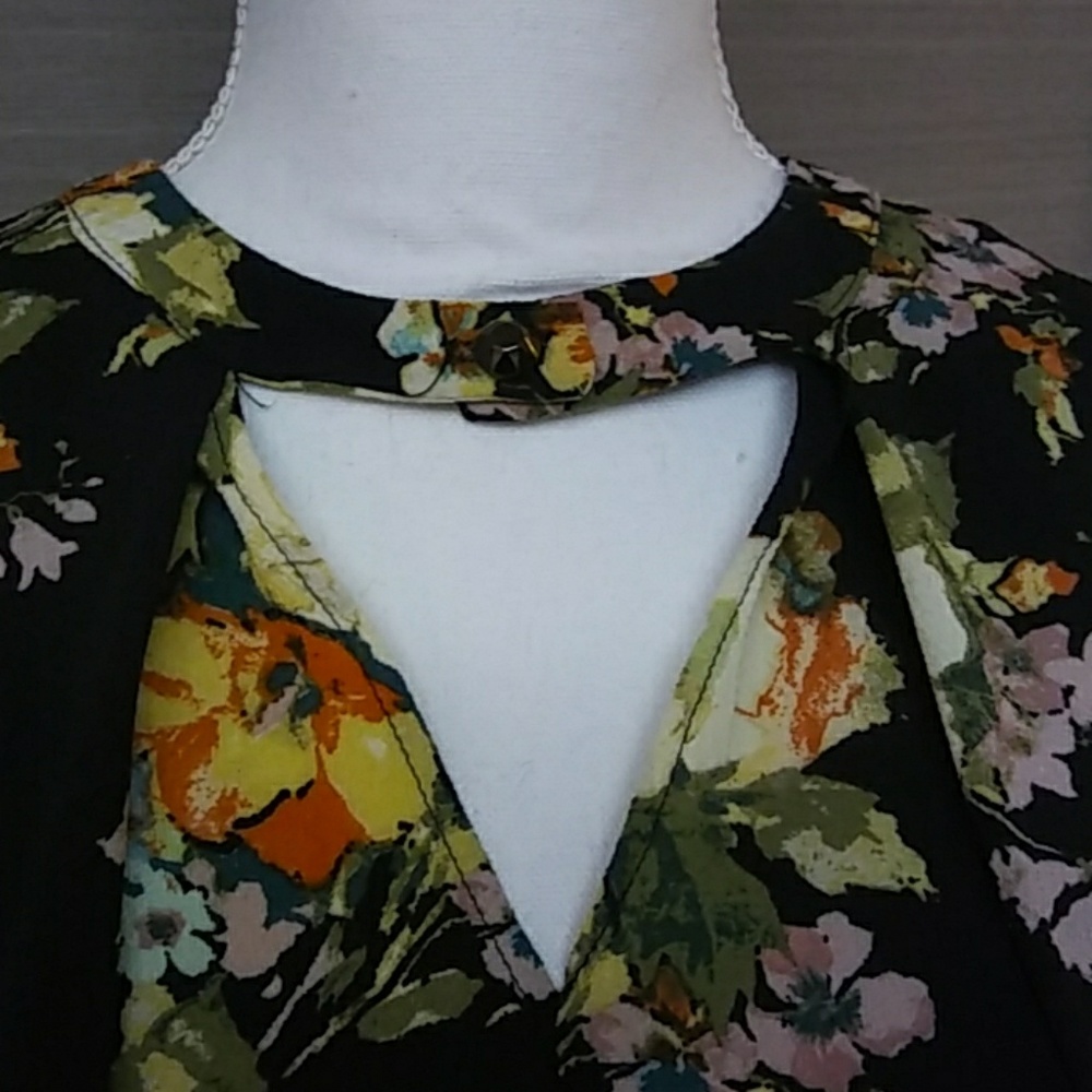 Goldspark Tunic/Dress in XL - Picture 4 of 5